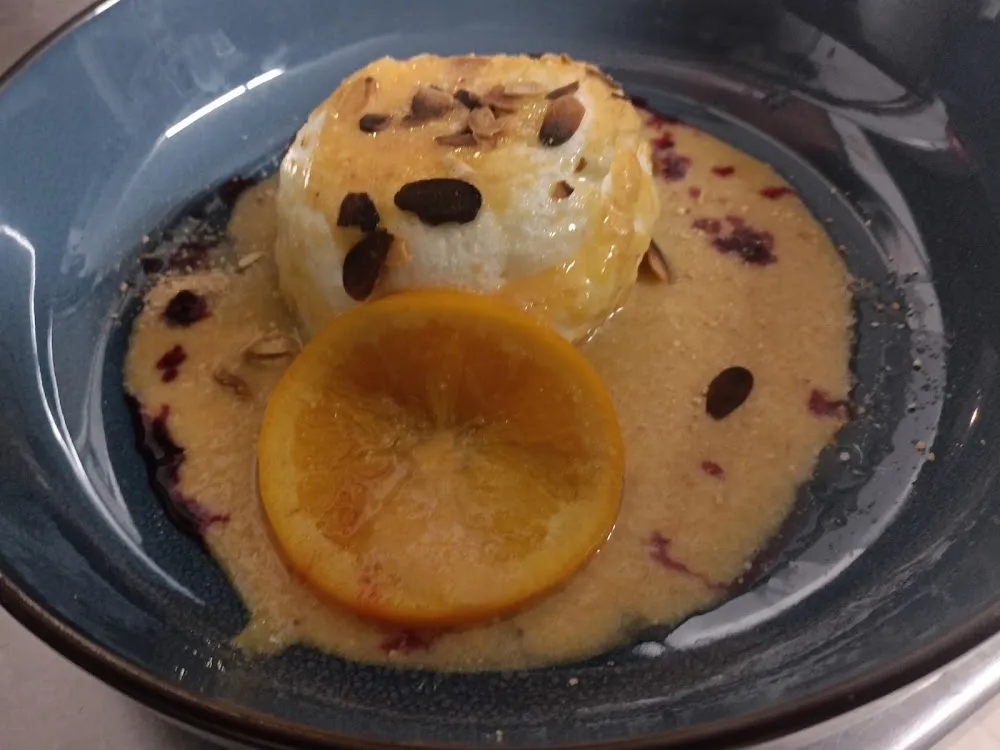 Ile Flottante A L'agrume Filé d'amande Grillée